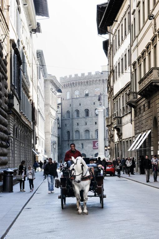 Uffizi Apartment Florence Bilik gambar